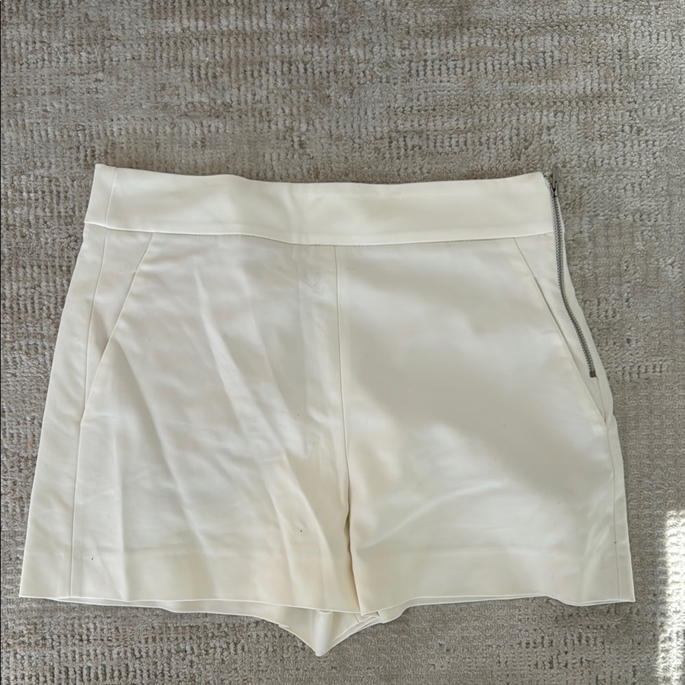 Zara Women's Cream Shorts